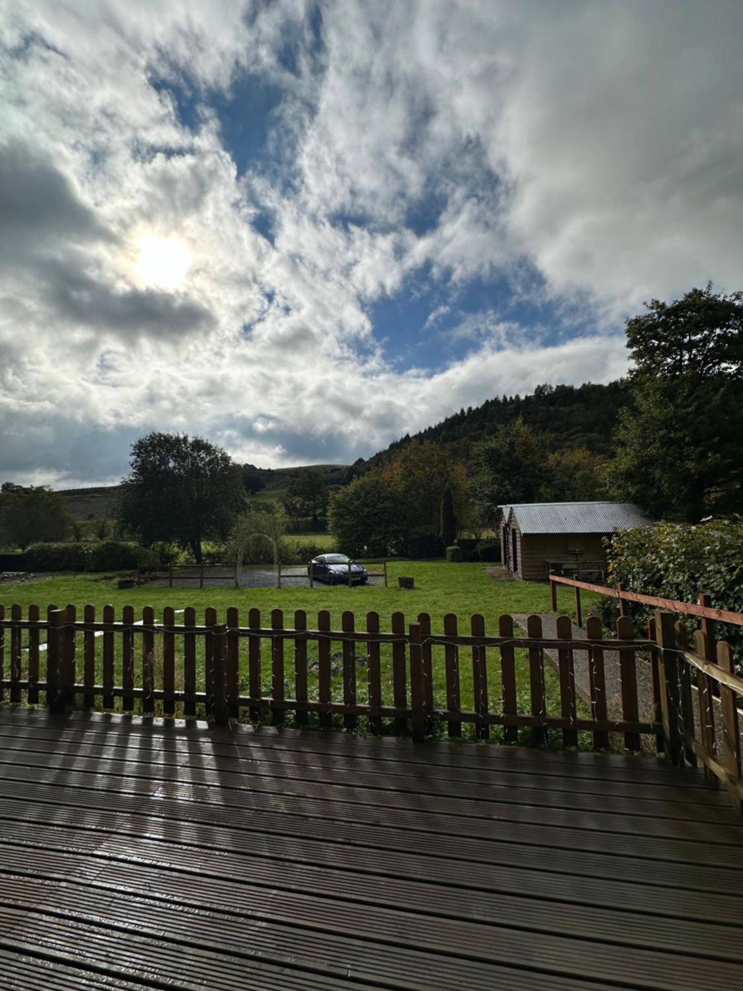 Glamping Life Retreat Apartment Nantmel Exterior photo